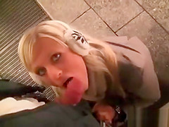 Suce, Baise Et Avale Dans La Bouche Du Metro