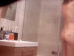Spying my sister washing her cunt