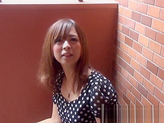 Japanese dilettante drenches staircase after pissing