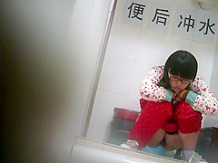 Geeky chinese beauty spied during the time that pissing