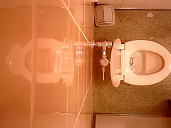 Unaware babes spied pissing