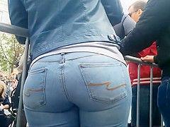 Large a-hole wiggles very nicely