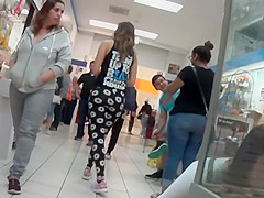 Petite ebon arse in taut jeans