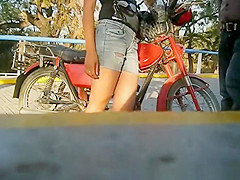 Constricted jeans short butt