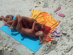 Voyeur Beach Gals 36