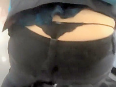 Belt slipped out in a shoe store