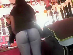 Round a-hole in constricted jeans panties