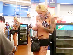 Seminua no walmart - stripper angel in walmart