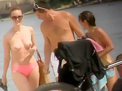 Spying rectal hole and labia when that babe bows