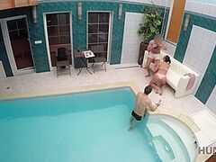 Hot Brunette Hair Lassie E Pronto A Soddisfare Il Proprietario