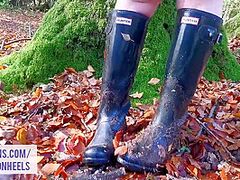 Flashing And Pissing In The Forest