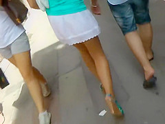 Tourist girl got a hawt booty