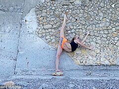 Contortion In Public - Watch4Fetish