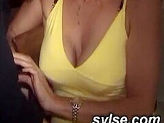 Le Puceau Des Vignes Et Les two Milfs Exhib