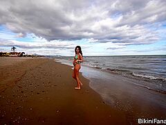 Gal shows her taut bikini body