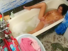 Spying sister's agonorgasmos in a bathtub