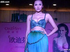 Chinese model in hot underware show.4