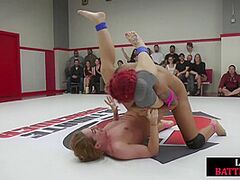 Lesbo wrestling hotties public battle in wrestling arena