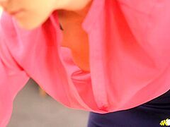 Gracie in Downblouse Voyeur - DownblouseJerk