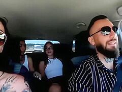 Coppia Reale Scopa Due Amiche In Strada ( Lesbian )