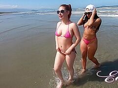 Amigas Que Adoram Uma Putaria! Elas Nao Resistem E Se Chupam Em Praia Publica