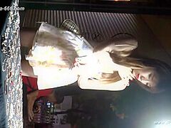peeping chinese non-professional upskirt.166