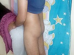 Aunty Ne Aid Ke Badle Padosi Ko Apni Chut Chodi