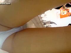 peeping chinese non-professional upskirt.177