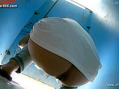 chinese gals go to crapper.317