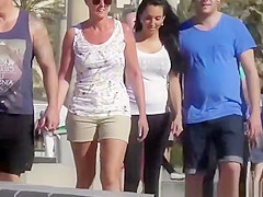 Hot cameltoe on honey darksome leggings