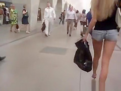 Hawt legs in taut shorts