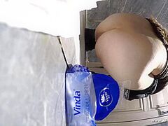 chinese cuties go to throne-room.527