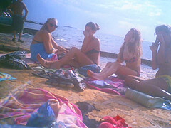 Upshorts ramrod flash for group of cuties on beach