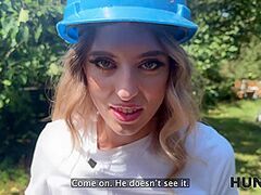 HUNT4K. Hunter enticed a handywoman, her BF caught 'em and saw Hunter’s ejaculation inside her cookie