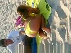 Hawt golden-haired hottie in yellow bikini