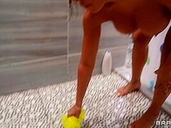 Spunking Up Her Shower Time With Steve Holmes, Luna Star - Brazzers