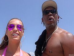 Kelsi Monroe Hanging Out In Miami Receives Caught Hurricane Dredd - Neverseen Scene - JulesJordan