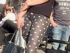 Gals flashing mambos in concert