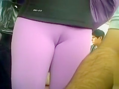 Dilettante cameltoe snatch on the subway