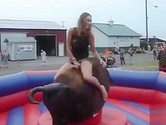 Bull ride uncovers the cutie's muff