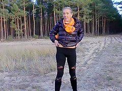 Waldspaziergang Flashing and Jerking off