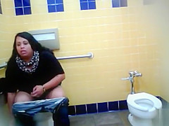 Enjoyable Brazilian fattie acquires recorded urinating hard in a public restroom