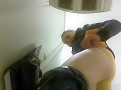 Babes caught on public crap-house pissing