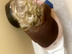 Voyeur jerks off to a pissing blond