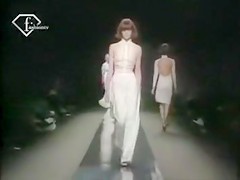 Stimulating models at the fashion show