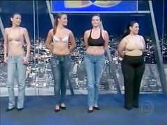 Amateurs model bras and pants on Spanish TV