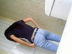 Coed babe filmed in secret when making water