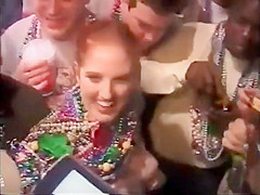 Chicks flash pantoons and cookies to collect beads