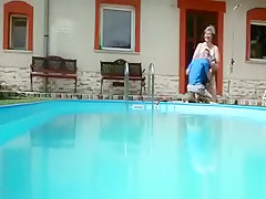 Poolside Face Sitting For This Chunky Whore From Her Slim