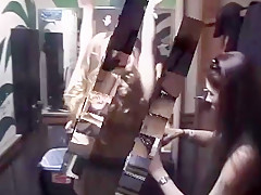 Grosse debauche party en discotheque